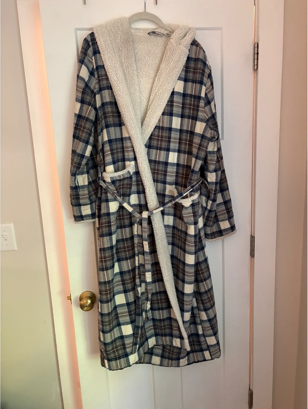 L.L.Bean Women's Large Scotch Plaid Sherpa Fleece lined hooded robe